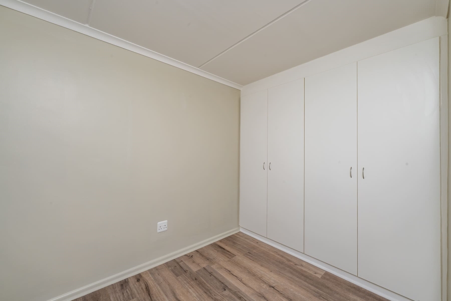 2 Bedroom Property for Sale in Buh Rein Estate Western Cape